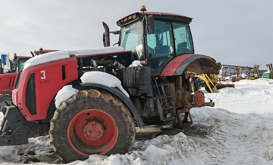 сломанный трактор.jpg