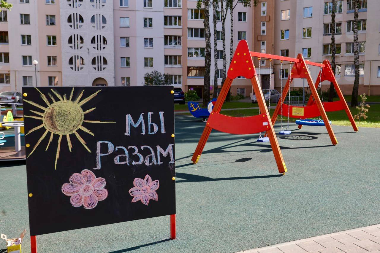 двор Асаналиева