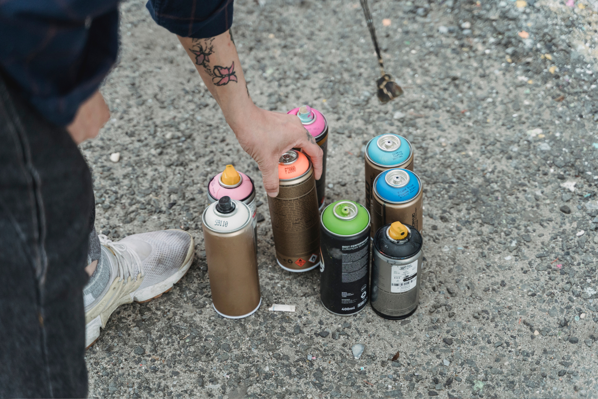 Баллончики с краской.png