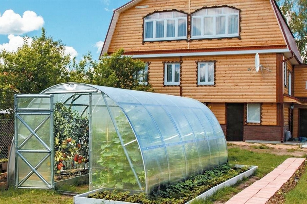 10-Теплица на дачу.jpg