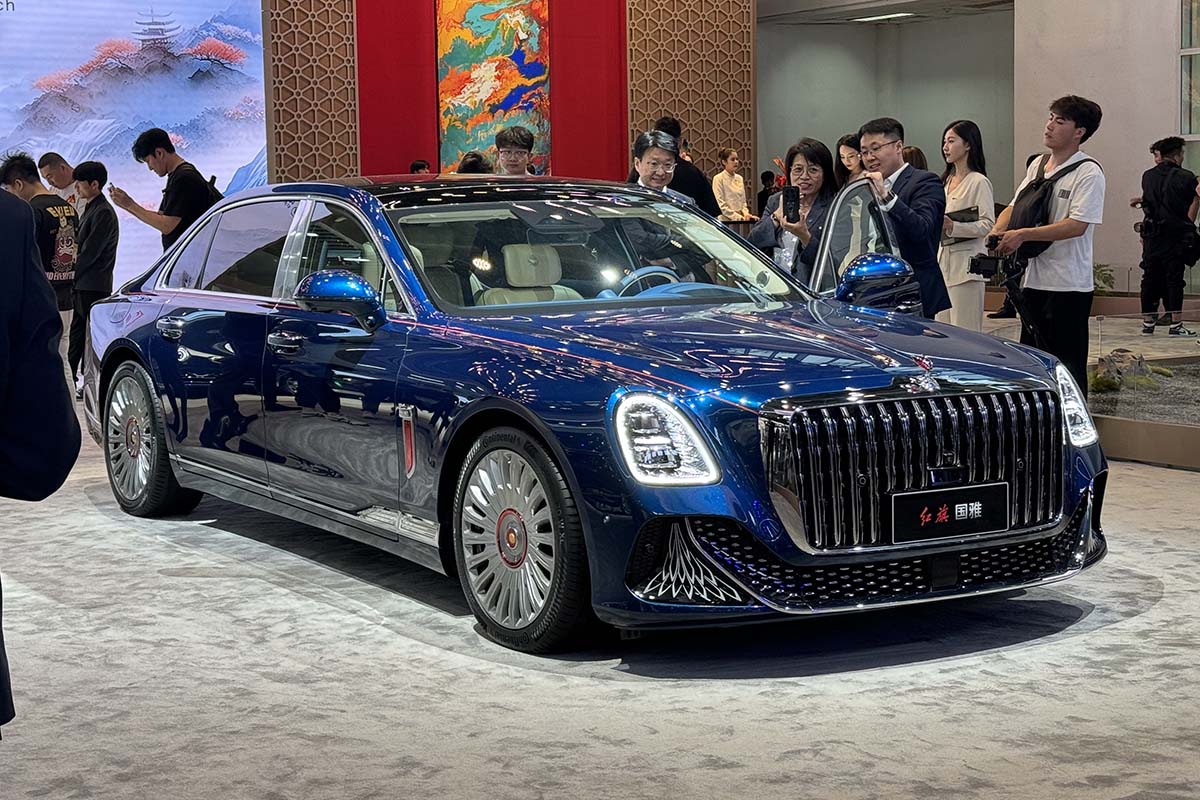 Hongqi на пекинском автосалоне.jpg