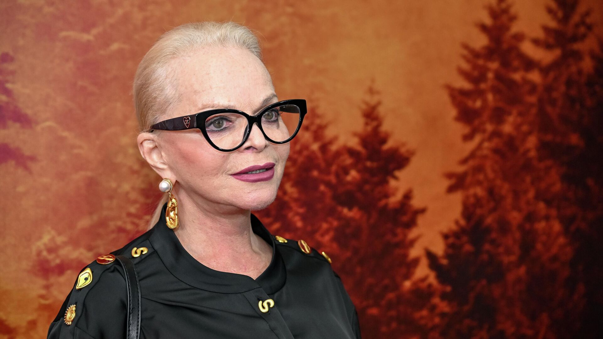 Лариса Долина