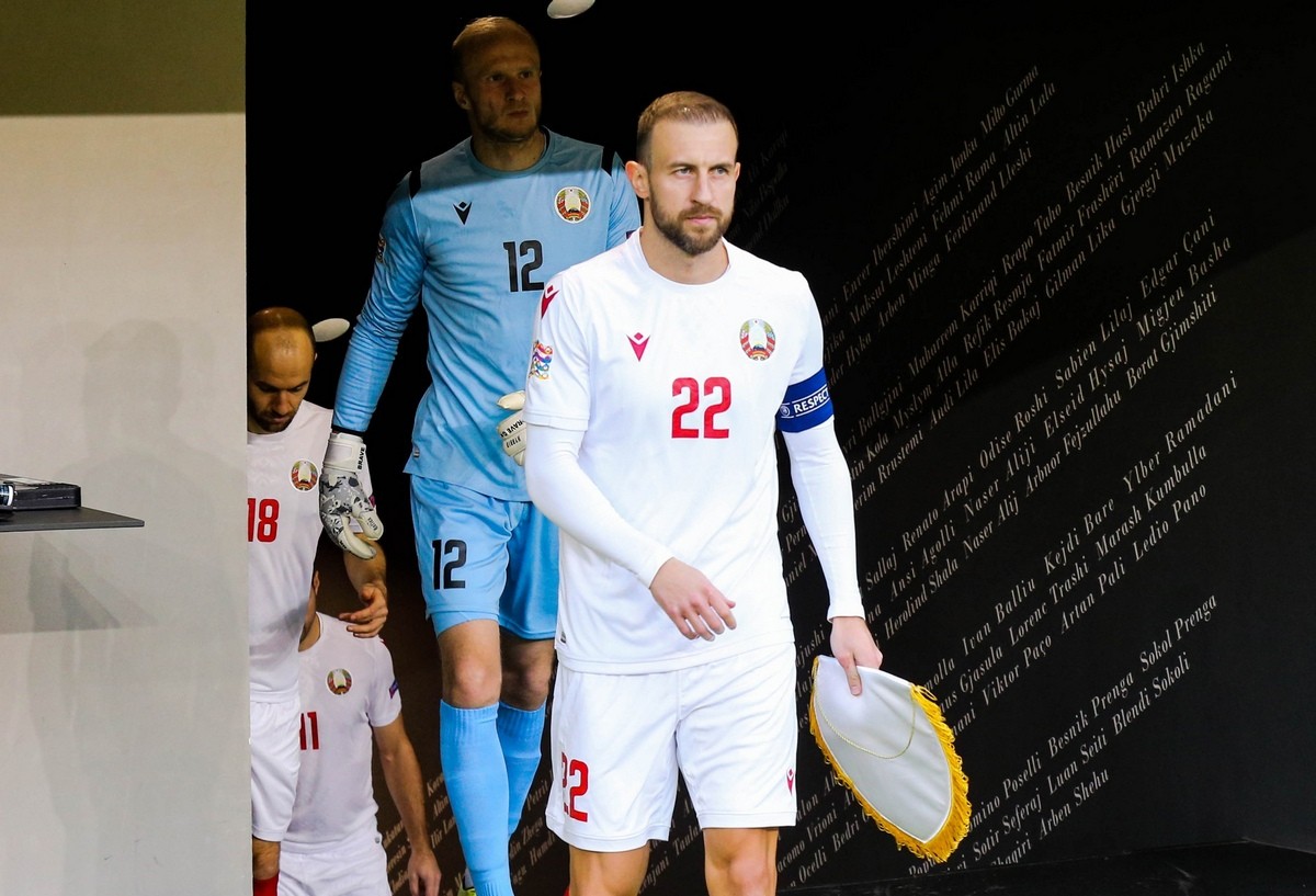 6-Игорь Стасевич в последний раз выходит на поле в составе сборной Беларуси 30 марта 2021 года против Бельгии.jpg