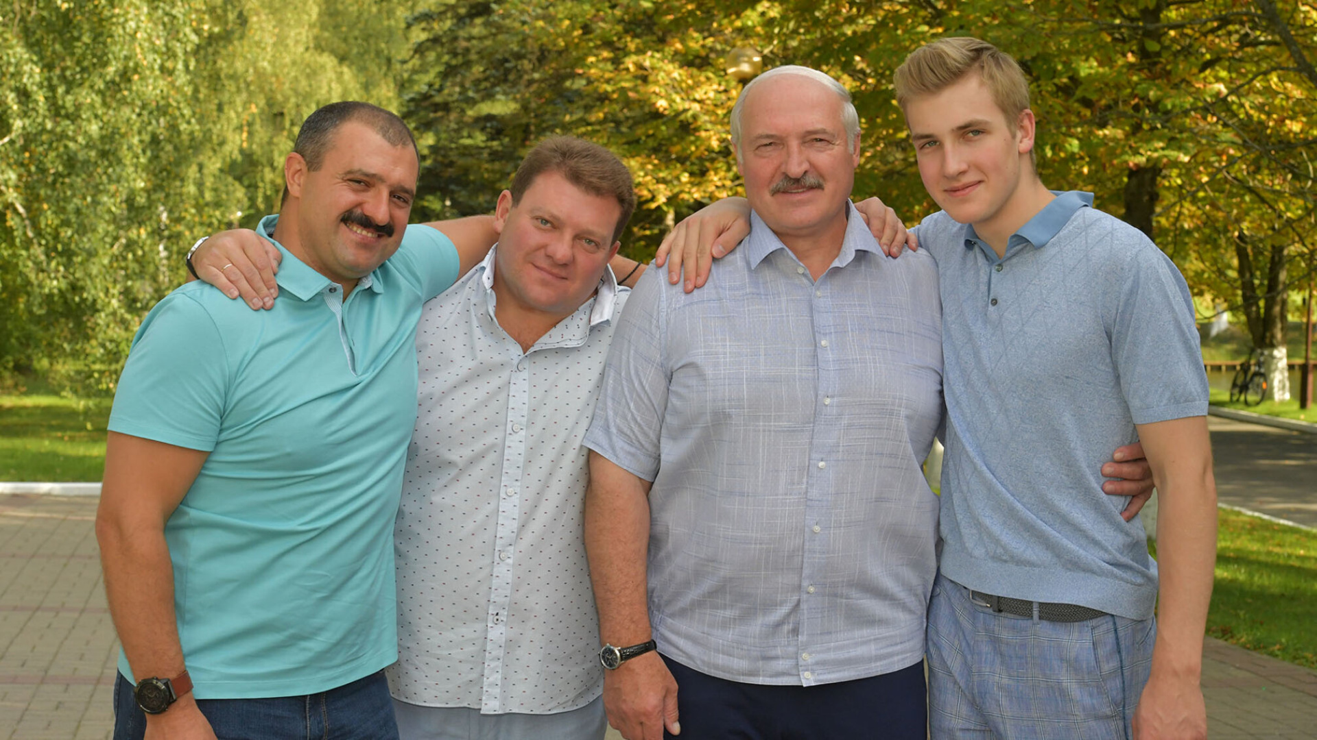 Александр Лукашенко с сыновьями