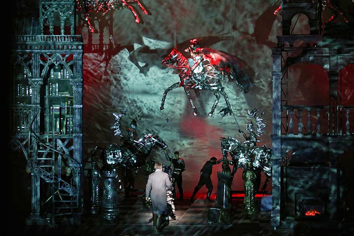 16-Современная постановка оперы Дикая охота короля Стаха.jpg