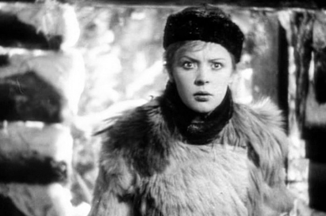 Зоя Федорова, кадр из фильма Подруги