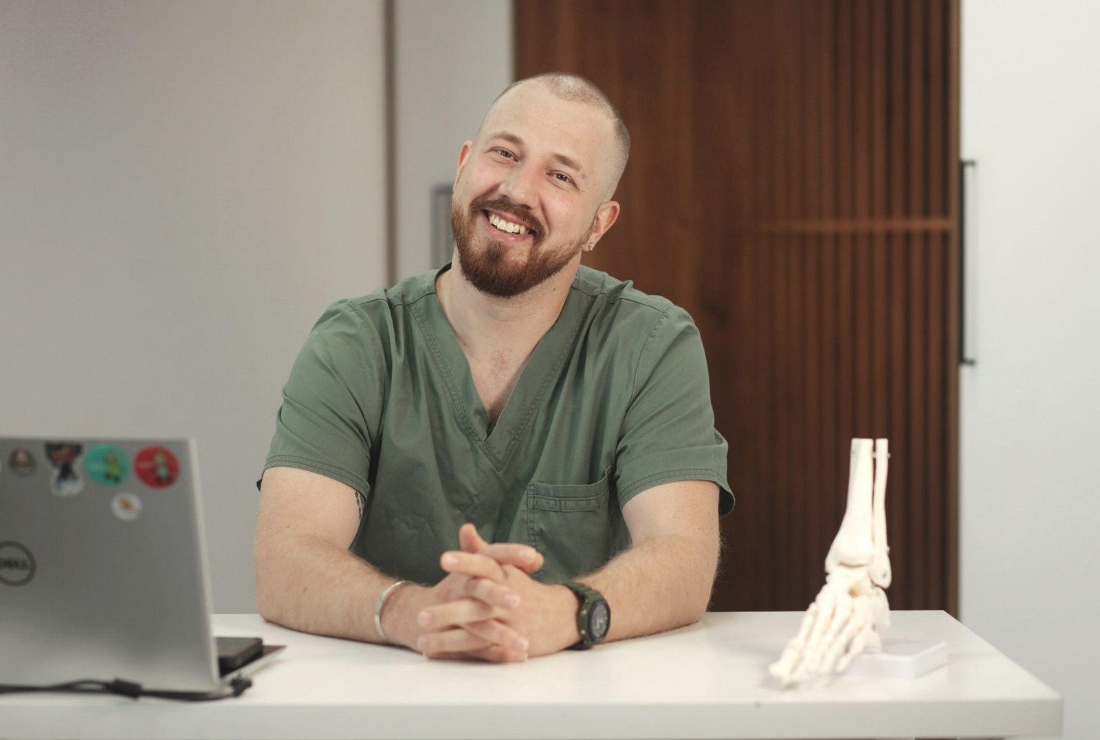 1-Врач травматолог-ортопед Александр Стефняк.jpg