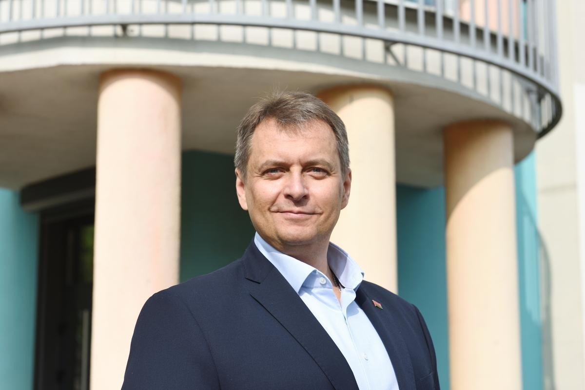 6-Генеральный директор компании МТС Владимир Козырь.jpg