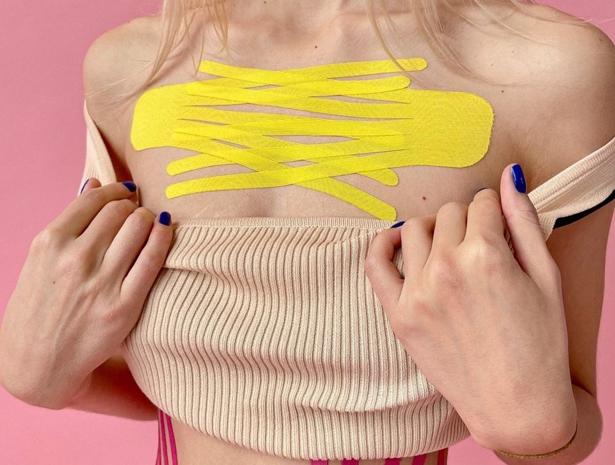 8-Тейпирования груди можно проводить в разных техниках.jpg