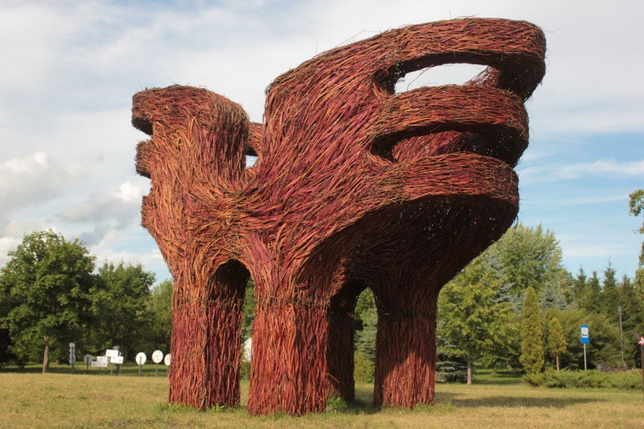 20-Скульптура Объятия.jpg