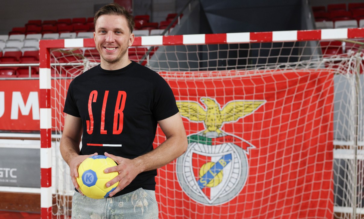 Гандбол.jpg Гандбол.jpg