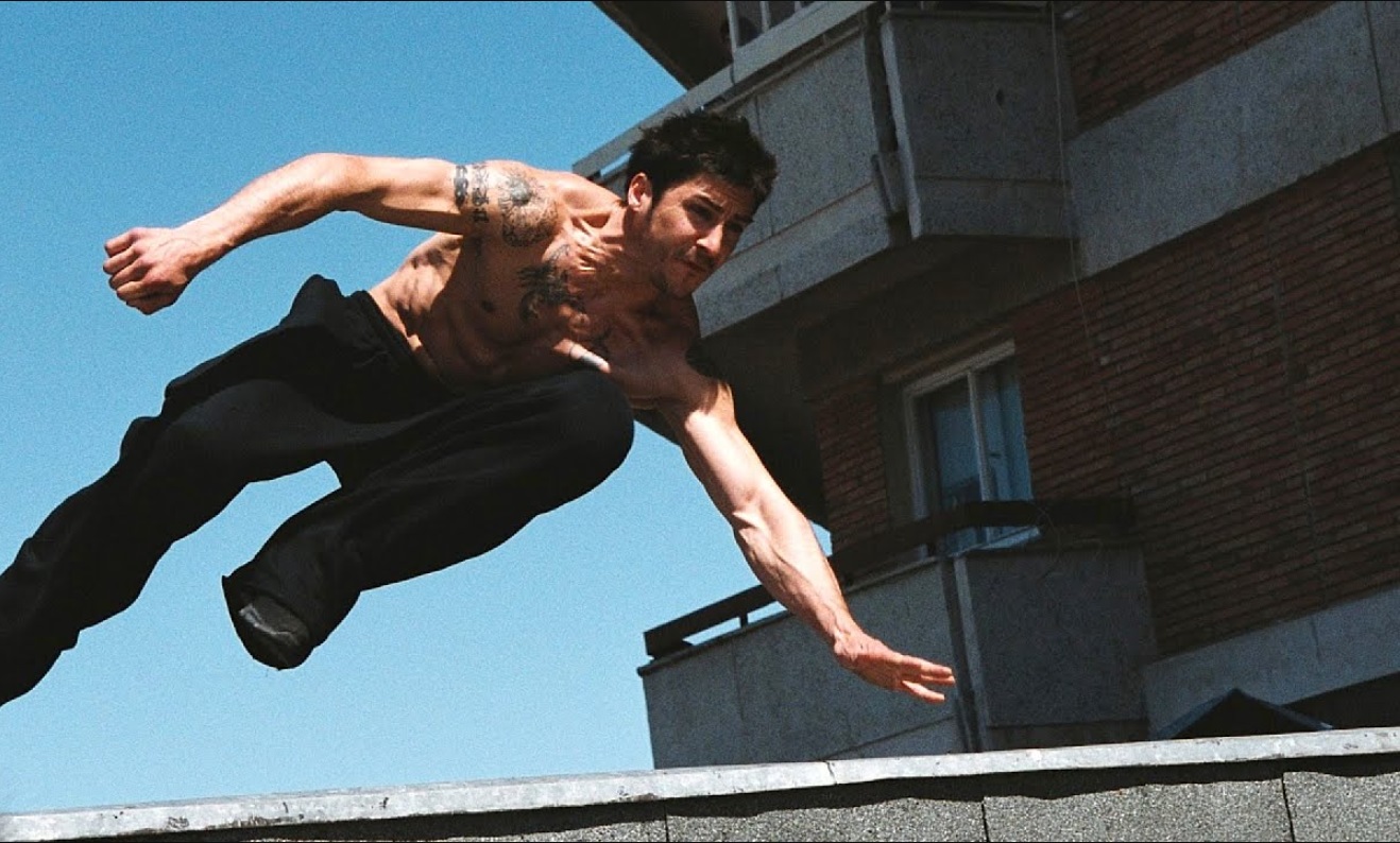 Давил Белль в фильме "13 район"