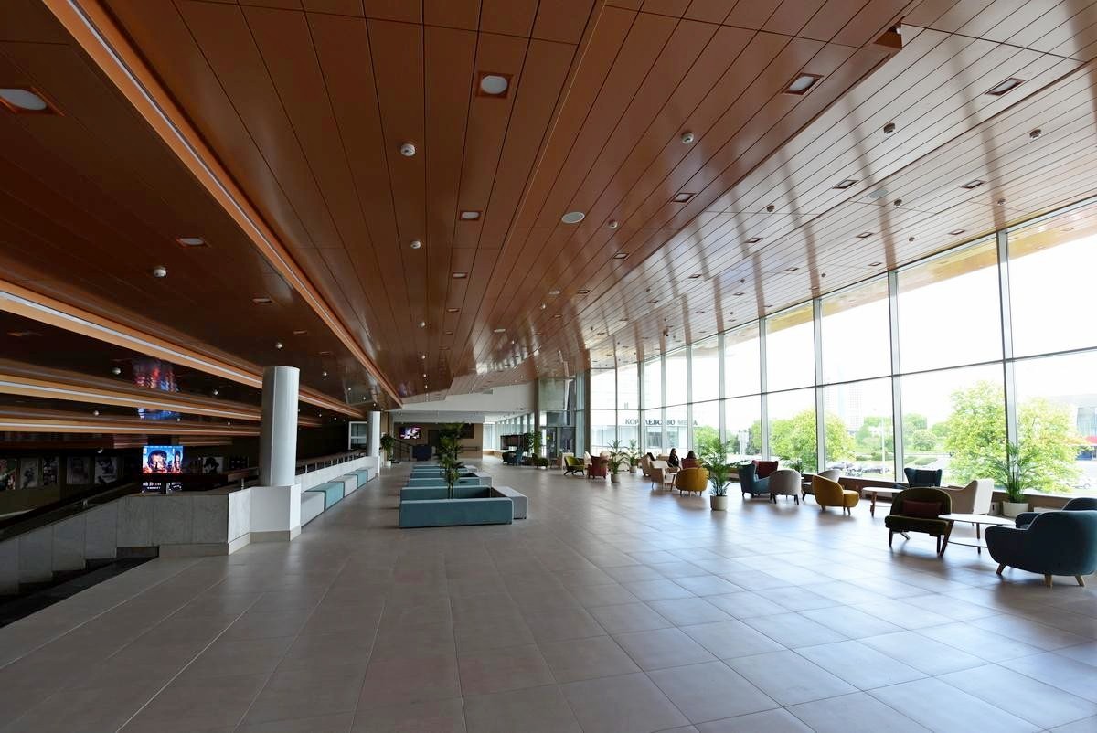 29-Фойе кинотеатра Москва.jpg