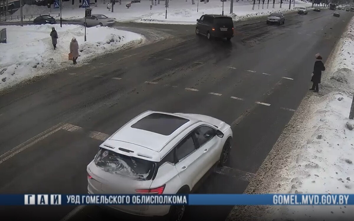 водитель проехал на красный сигнал светофора