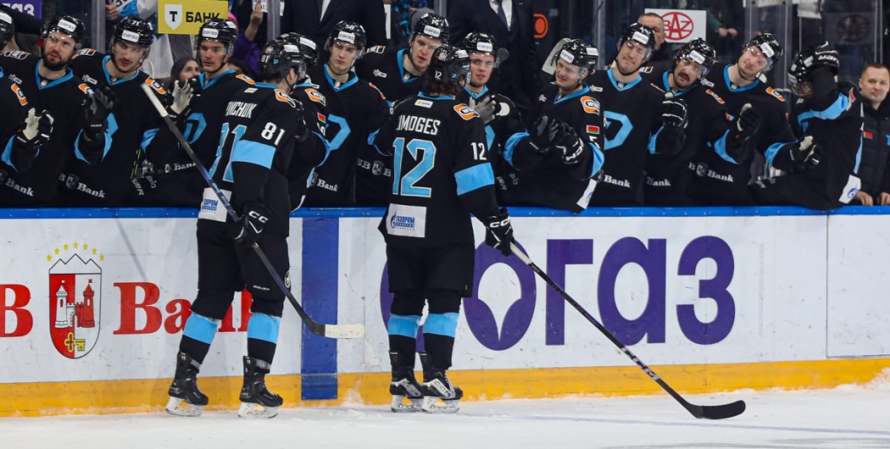 Минское “Динамо” завершило домашнюю серию разгромной победой над “Сибирью”.jpg