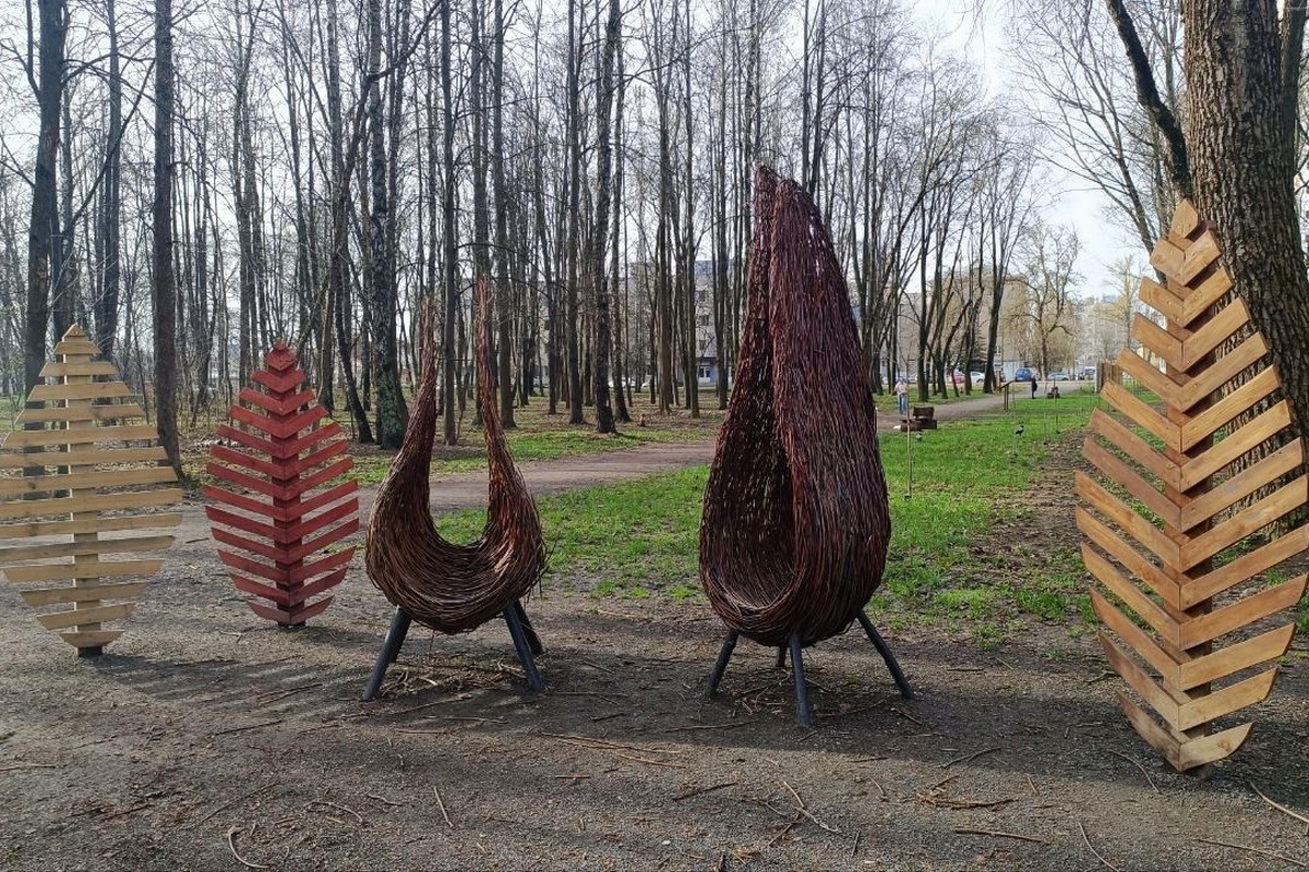 13-Арт-объекты (те что из лозы) Полины и Василия в Севастопольском парке.jpg