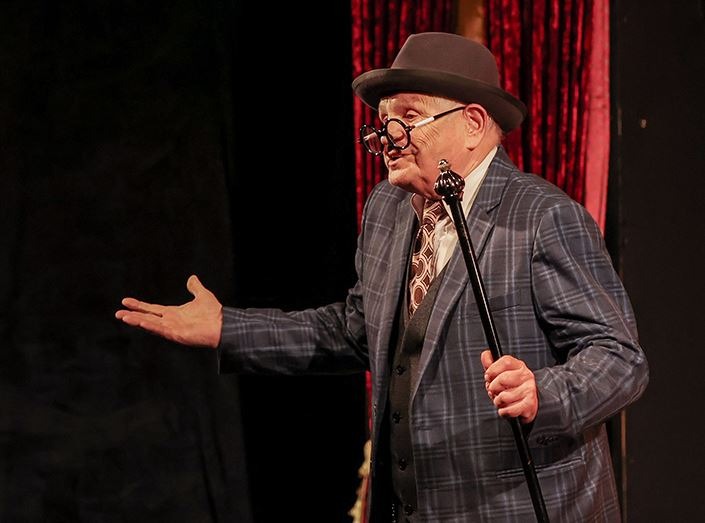 Аверченко в Минске: российский режиссер поставил «Круги на воде» на сцене КДТ