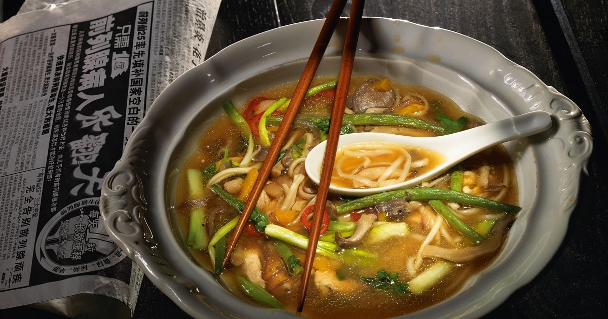 Куриный суп с лапшой удон.jpg