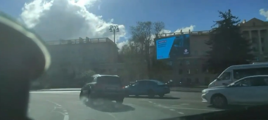опасный маневр.jpg