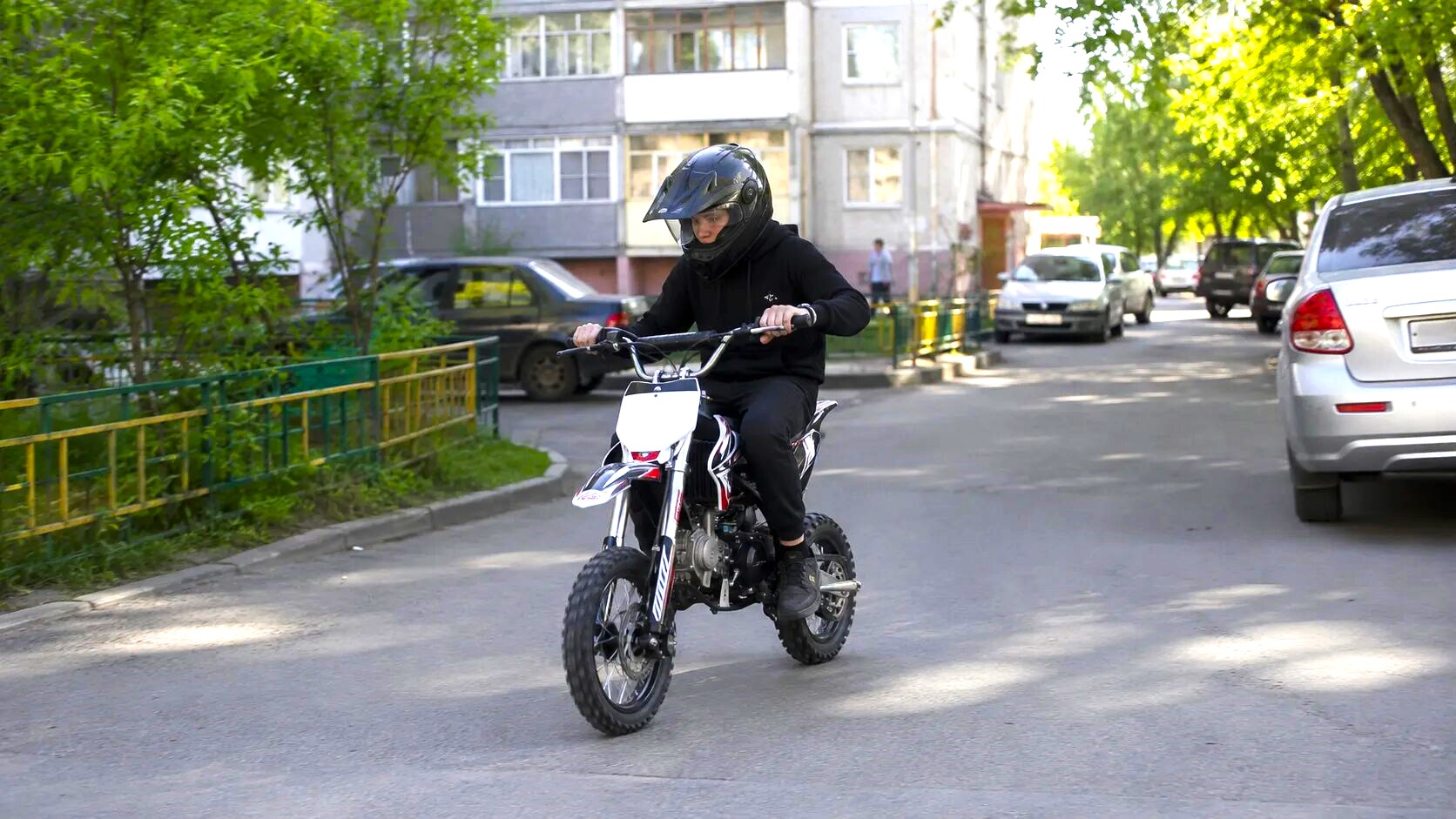 Ребёнок на питбайке.jpg
