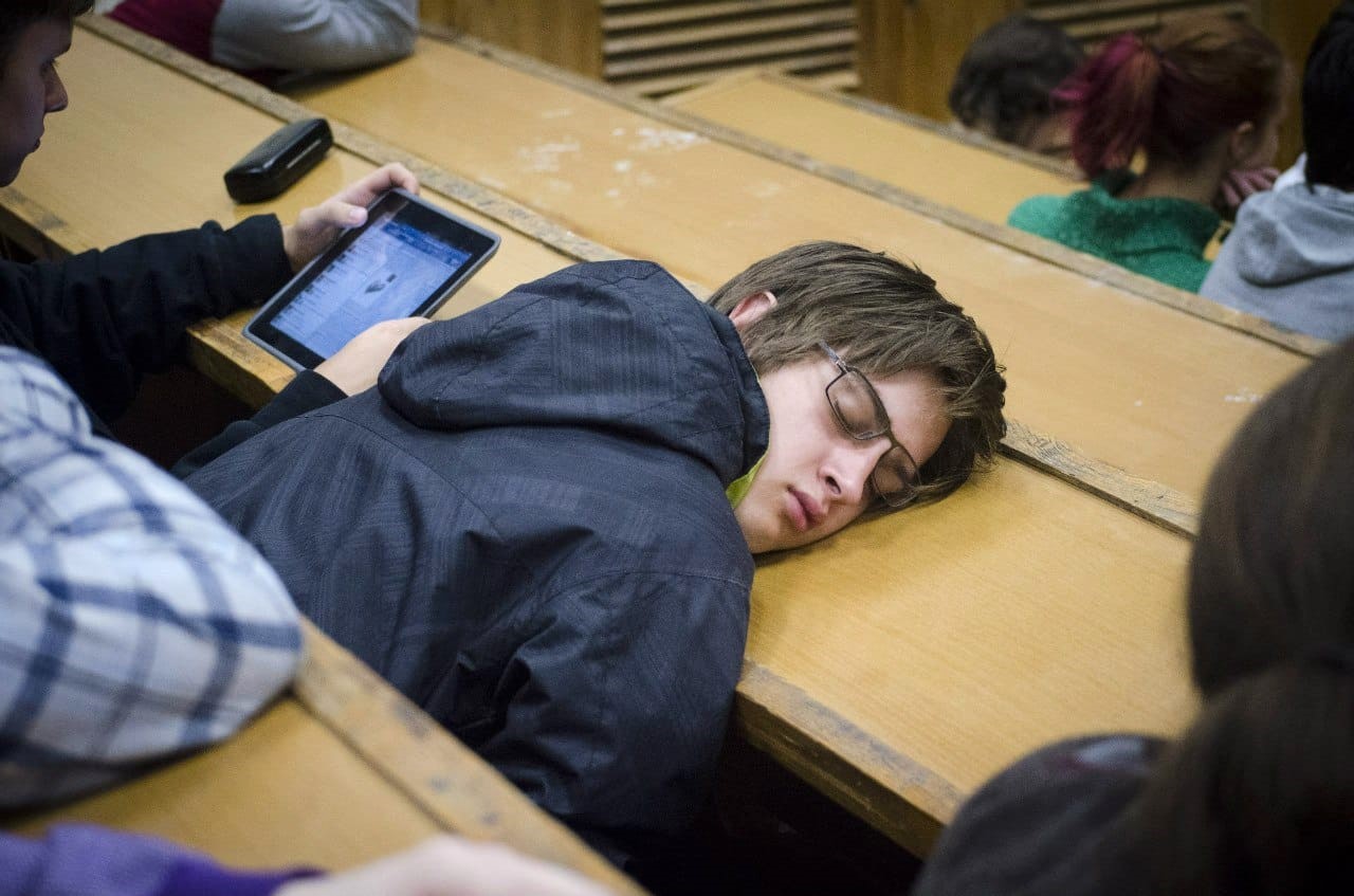 студент спит.jpg