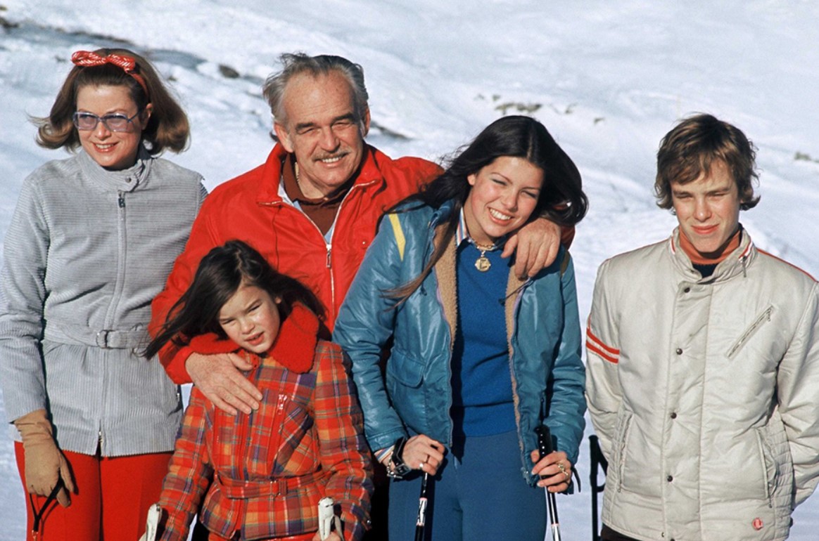 Грейс Келли и дети.jpg