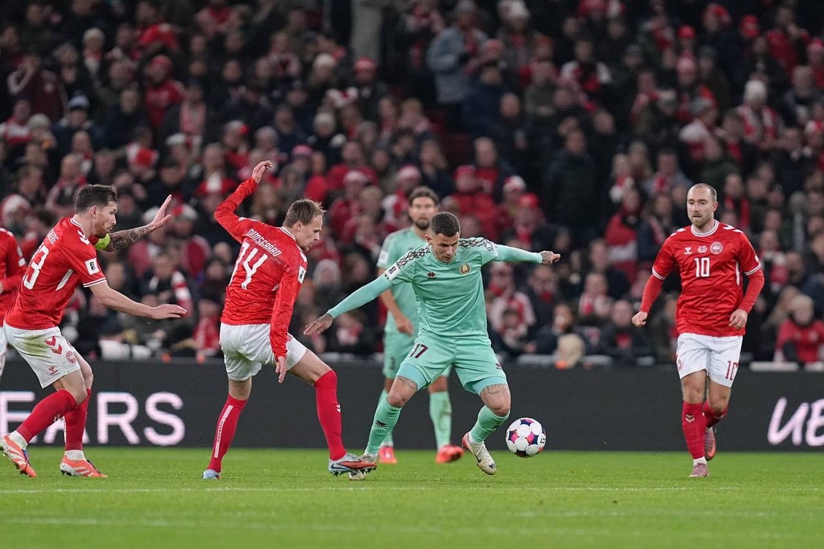 3-Сборная Беларуси в матче против сборной Дании.jpg