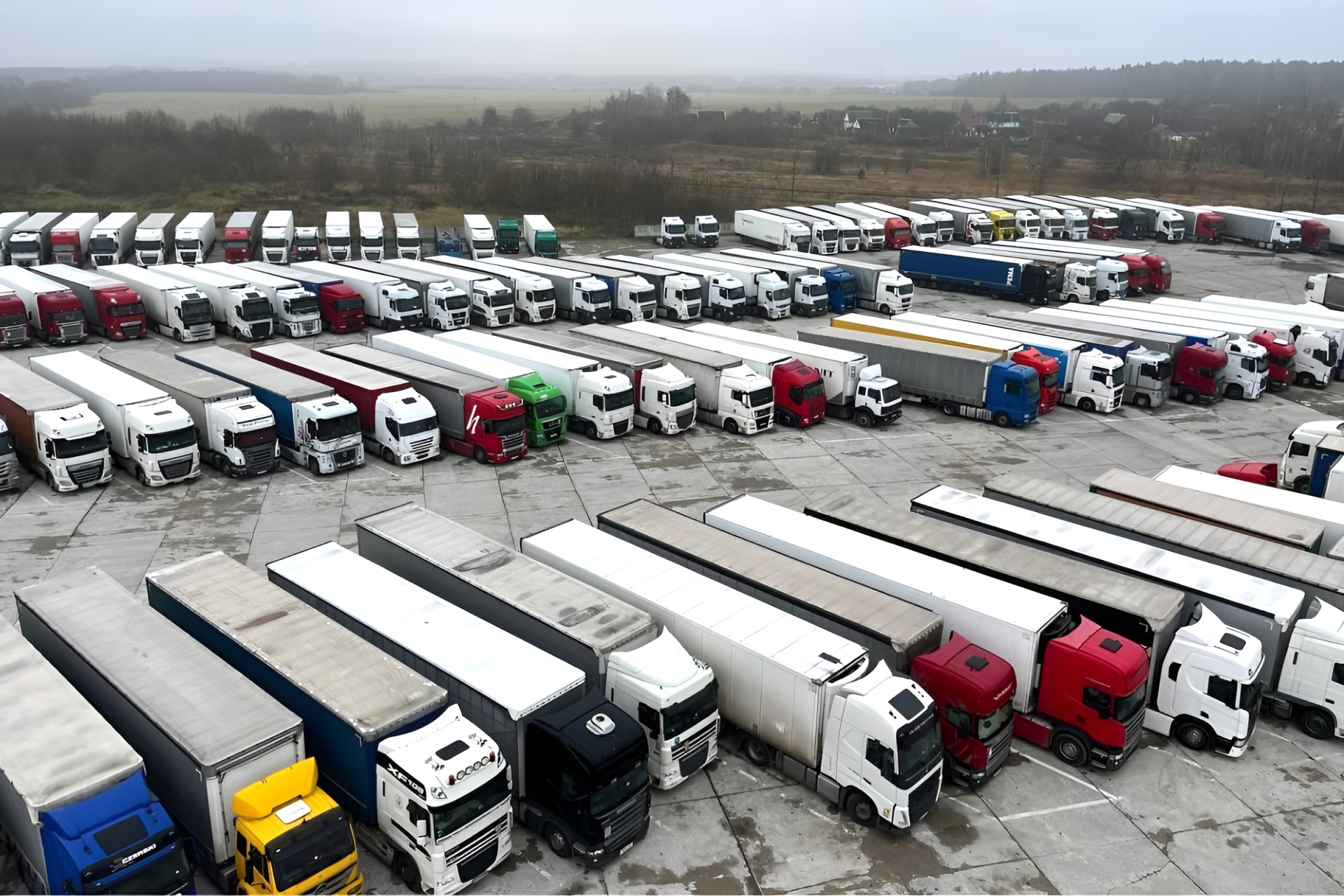 Застрявшие литовские фуры