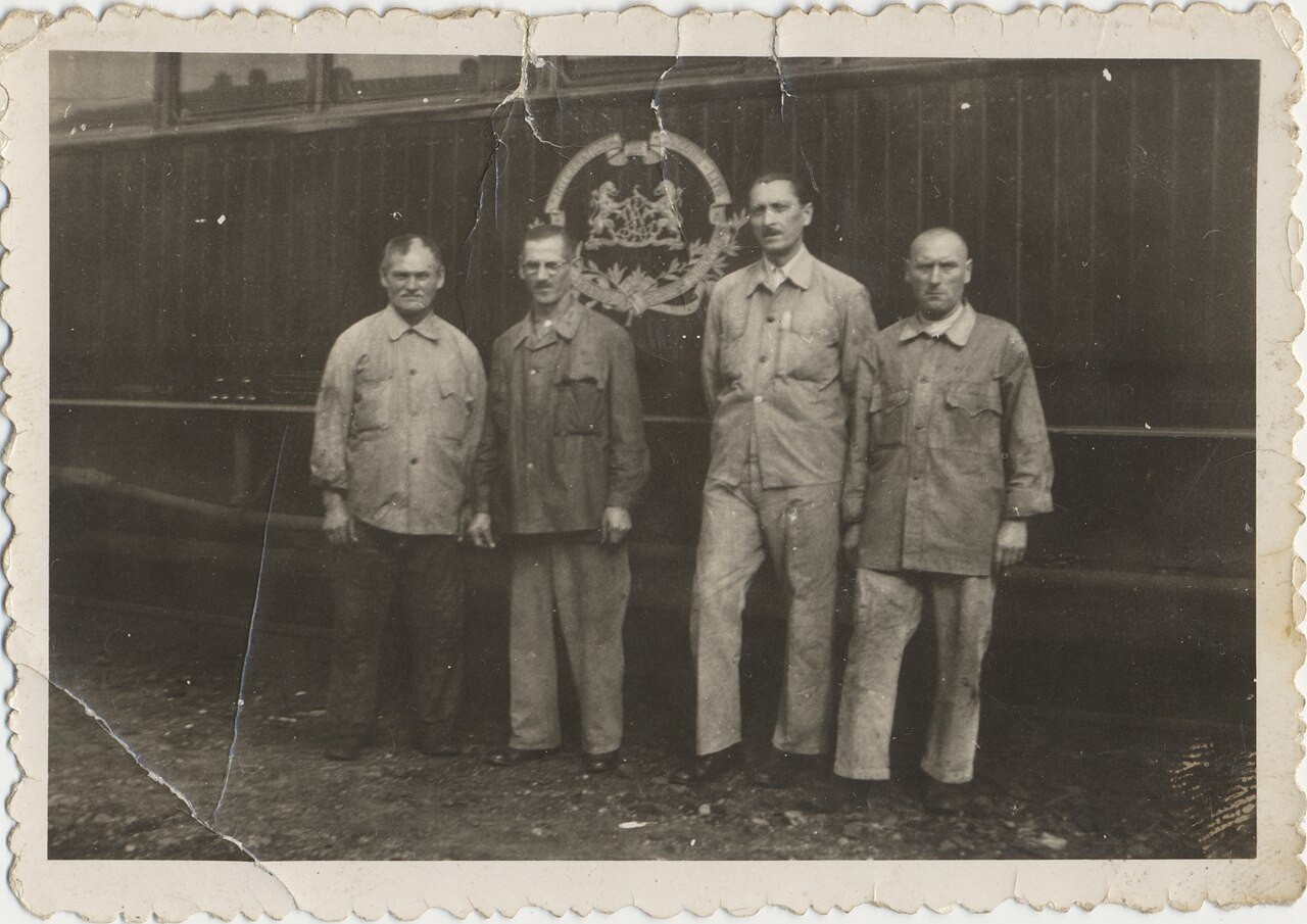 Orient_express_staff,_1938_01.jpg