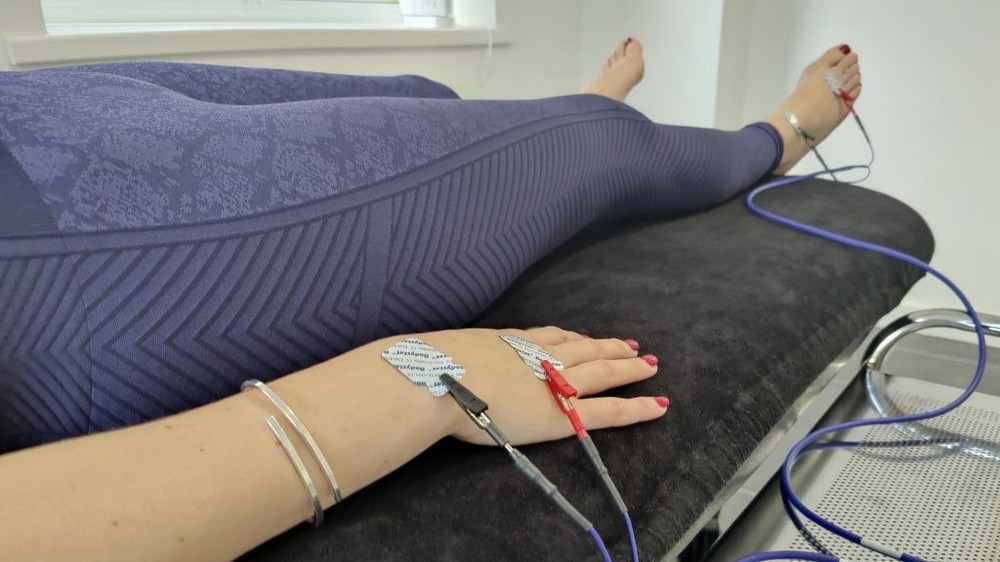 4-Так проводят биоимпедансный анализ состава тела.jpg