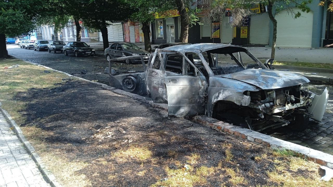 В Бердянске взорвали машину с комендантом города, он в больнице в тяжелом  состоянии | СмартПресс