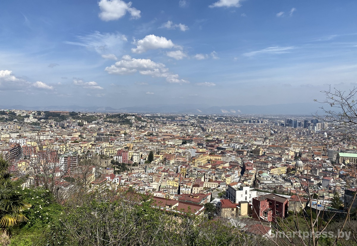 вид на Неаполь с Вомеро