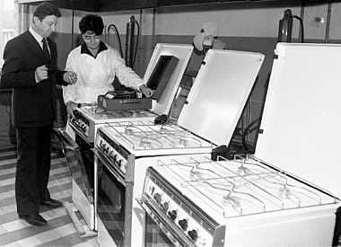 Помните, как выглядели первые белорусские газовые плиты? Покопались в архивных фото 