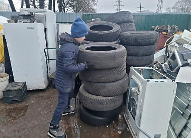 Мусорка, СТО, онлайн-барахолка: ищем самый правильный способ избавиться от старых шин