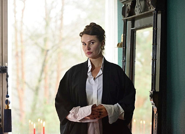 Один наряд может весить до 1,5 кг. Девушка ищет винтажные кимоно и внедряет их в современный гардероб