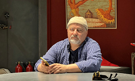 Рисует цветок цветком, любит теплую гамму и хочет нарисовать белое на белом – Александр Демидов в новом проекте SmART 