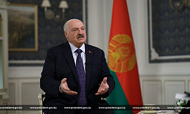 Лукашенко назвал “неуклюжими и ненужными” заявления Зеленского об угрозе со стороны Беларуси