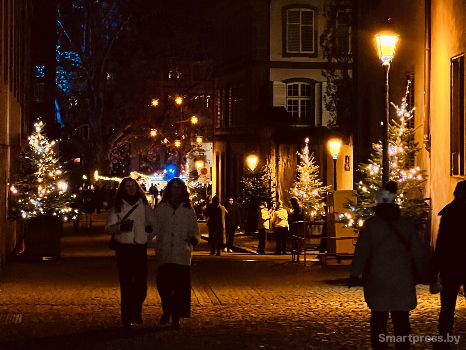 18-Страсбург 2025. Рождественская точка на Place du Marche.jpg