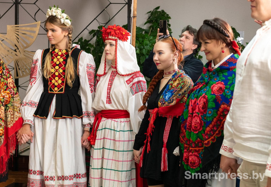 14-Во время белорусского обряда Ката пячы.jpg 14-Во время белорусского обряда Ката пячы.jpg