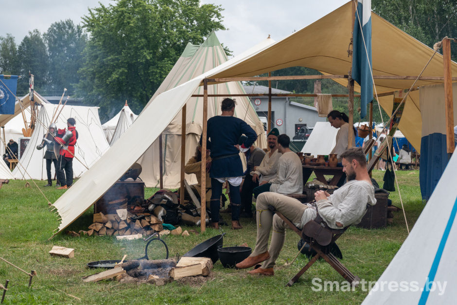 лагерь реконструкторов.jpg