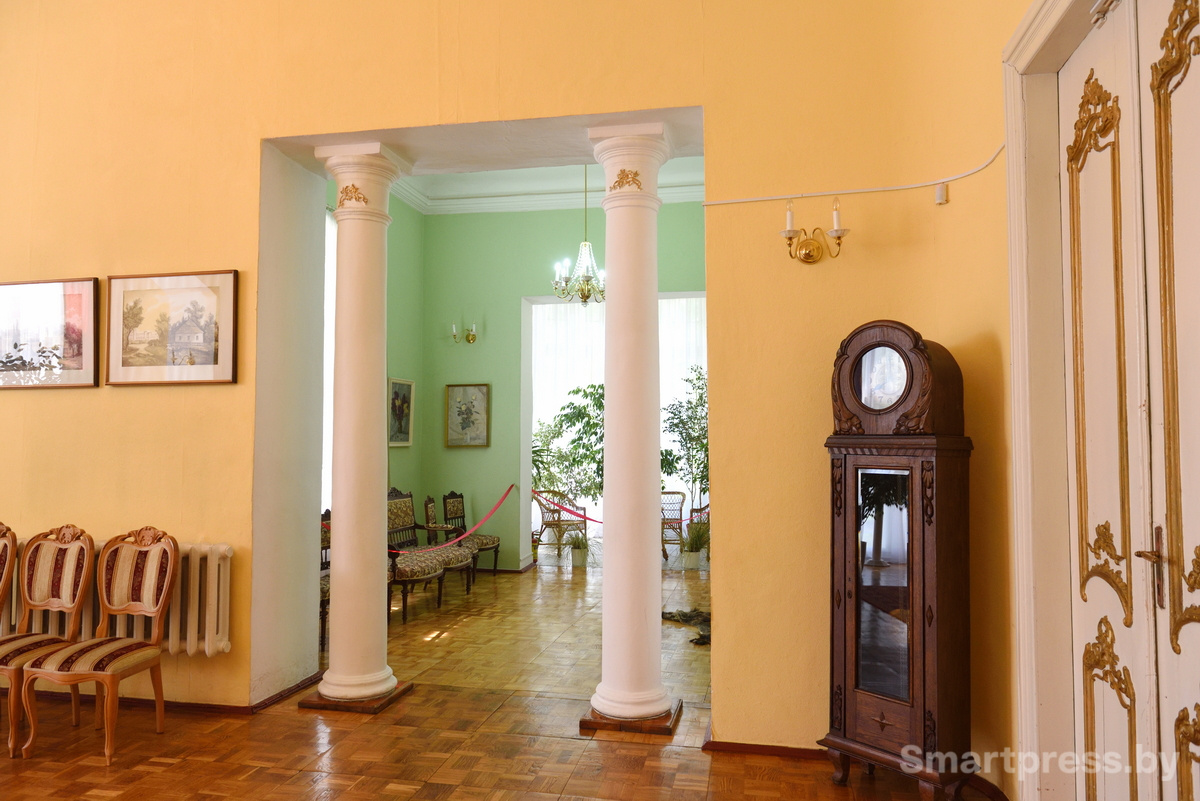 Пружанский палацик изнутри.JPG