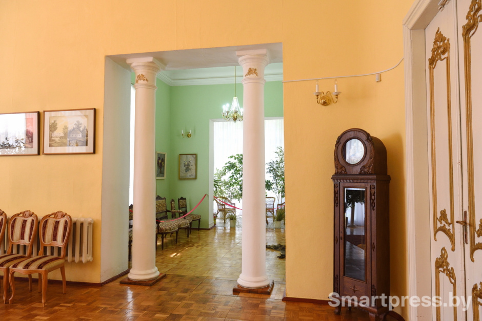 Пружанский палацик изнутри.JPG