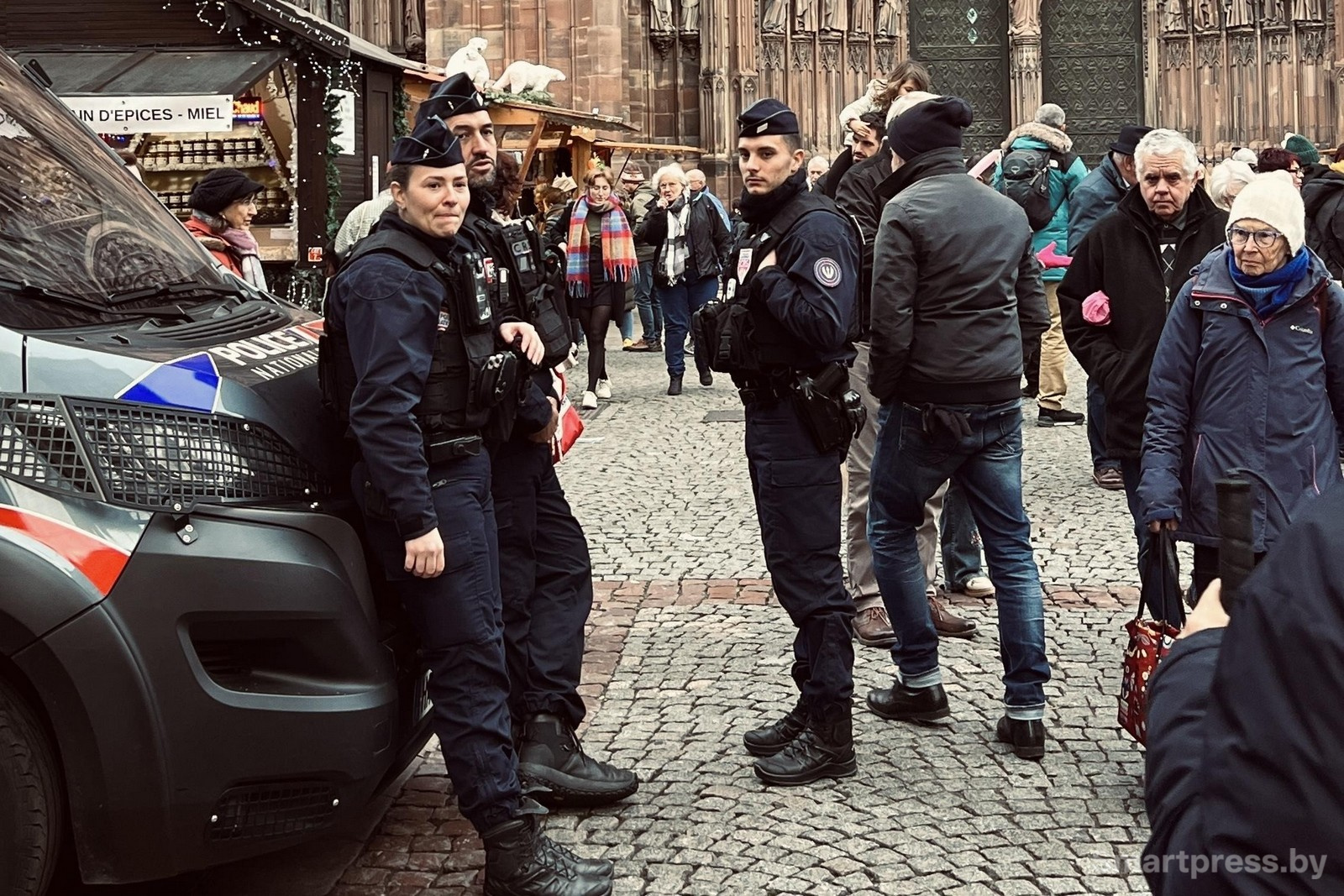 9-Страсбург 2025. Полиция при полном обмундировании.jpg
