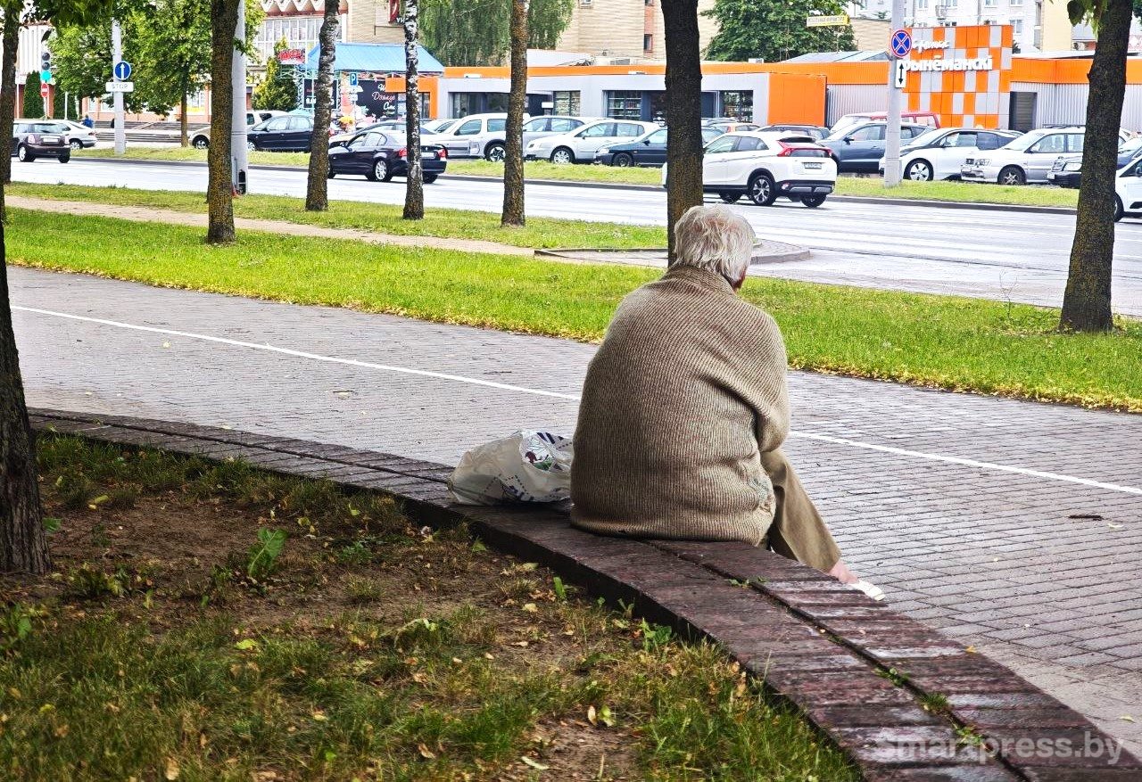 бабушка в городе.jpg