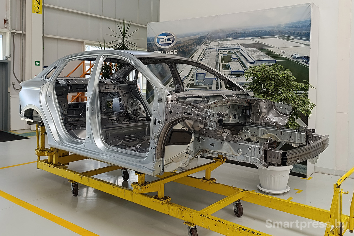 Сваренный кузов автомобиля