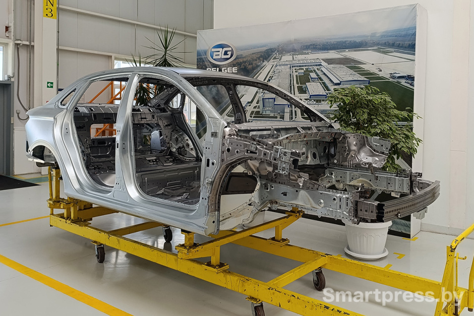 Сваренный кузов автомобиля