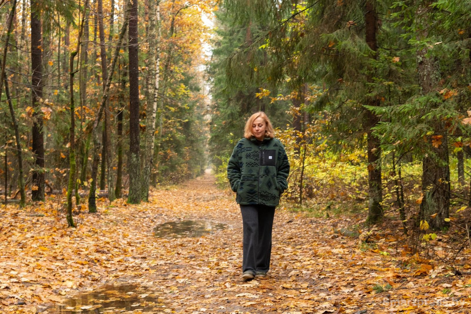 10-Ирина каждый день гуляет по лесу возле дома.jpg
