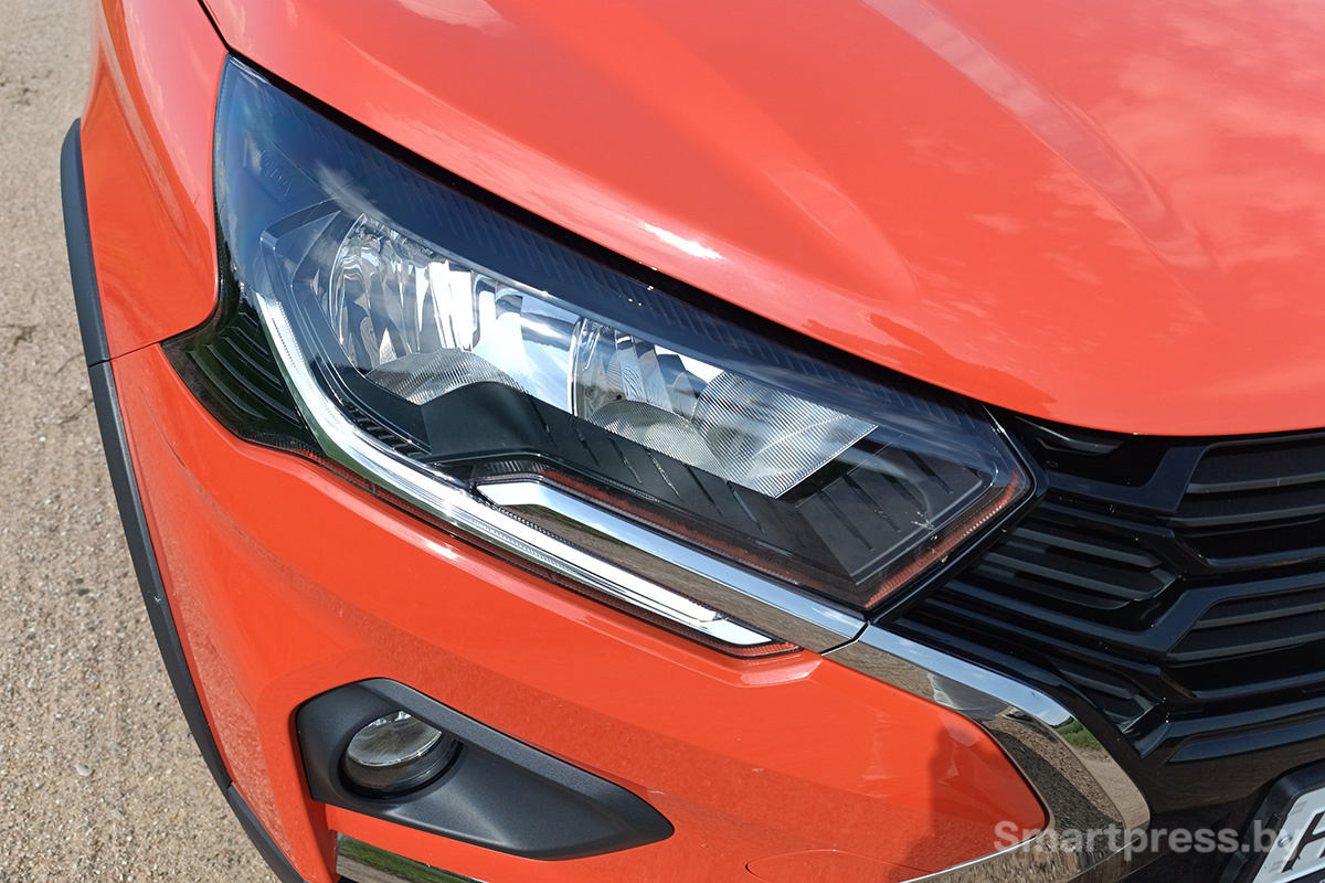 Lada Iskra SW Cross передняя оптика