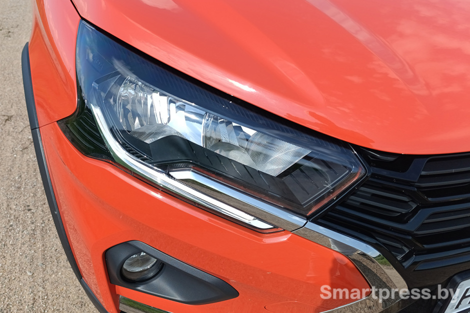 Lada Iskra SW Cross передняя оптика