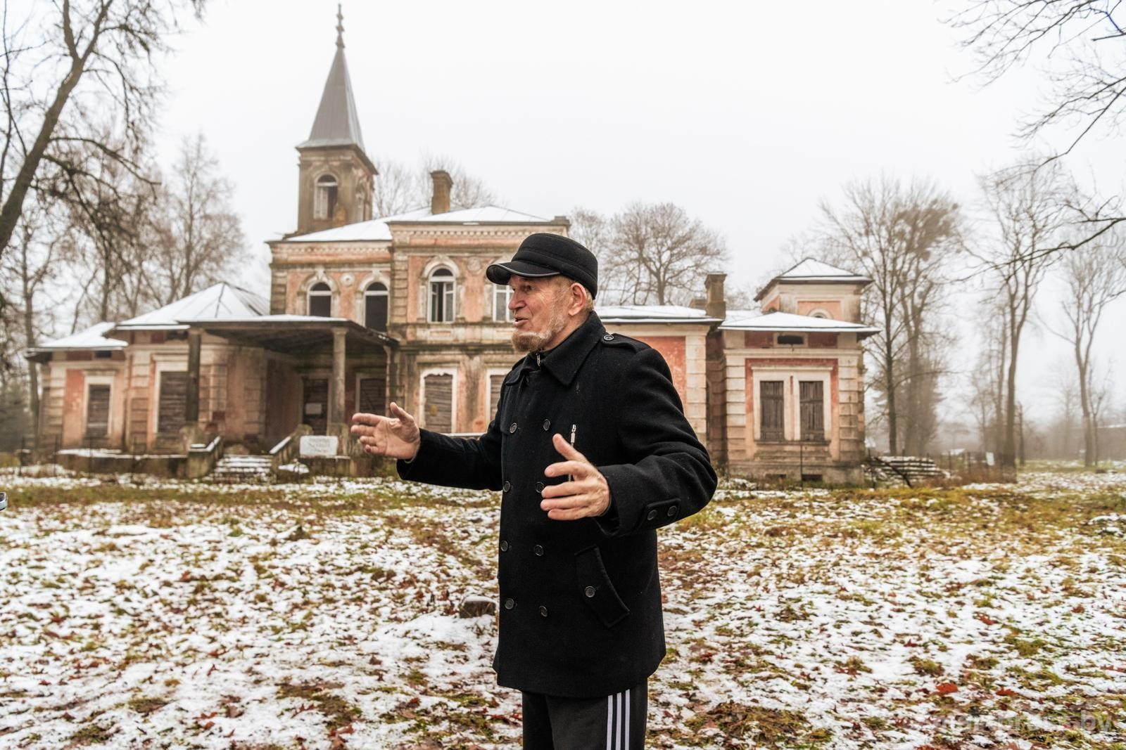 21-Хранитель усадьбы Котлубаев в Ястрембеле Василий Лавринович.jpg